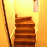 ［新］階段をウッドに変え、ドアの開きを逆に